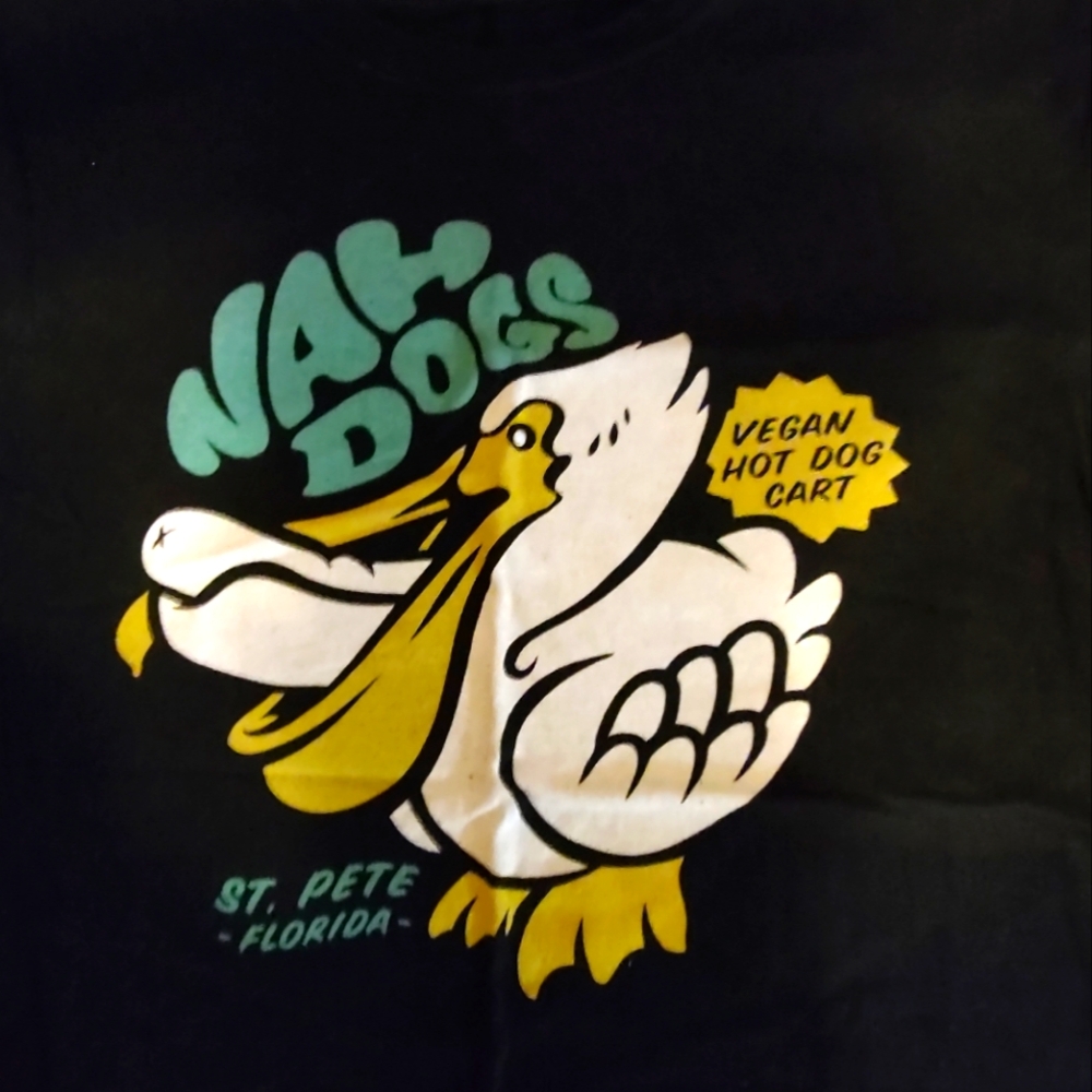 Nah dog vegan T-shirt hot dog stand from Florida. Men's size medium.